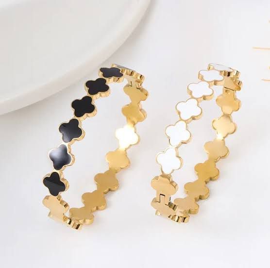 Tri-Tone Clover Charm Bracelet