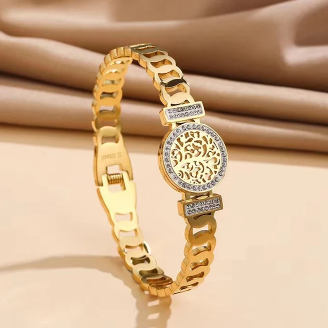 Elegant Gold-Tone Chain-Link Bracelet with Decorative Centerpiece