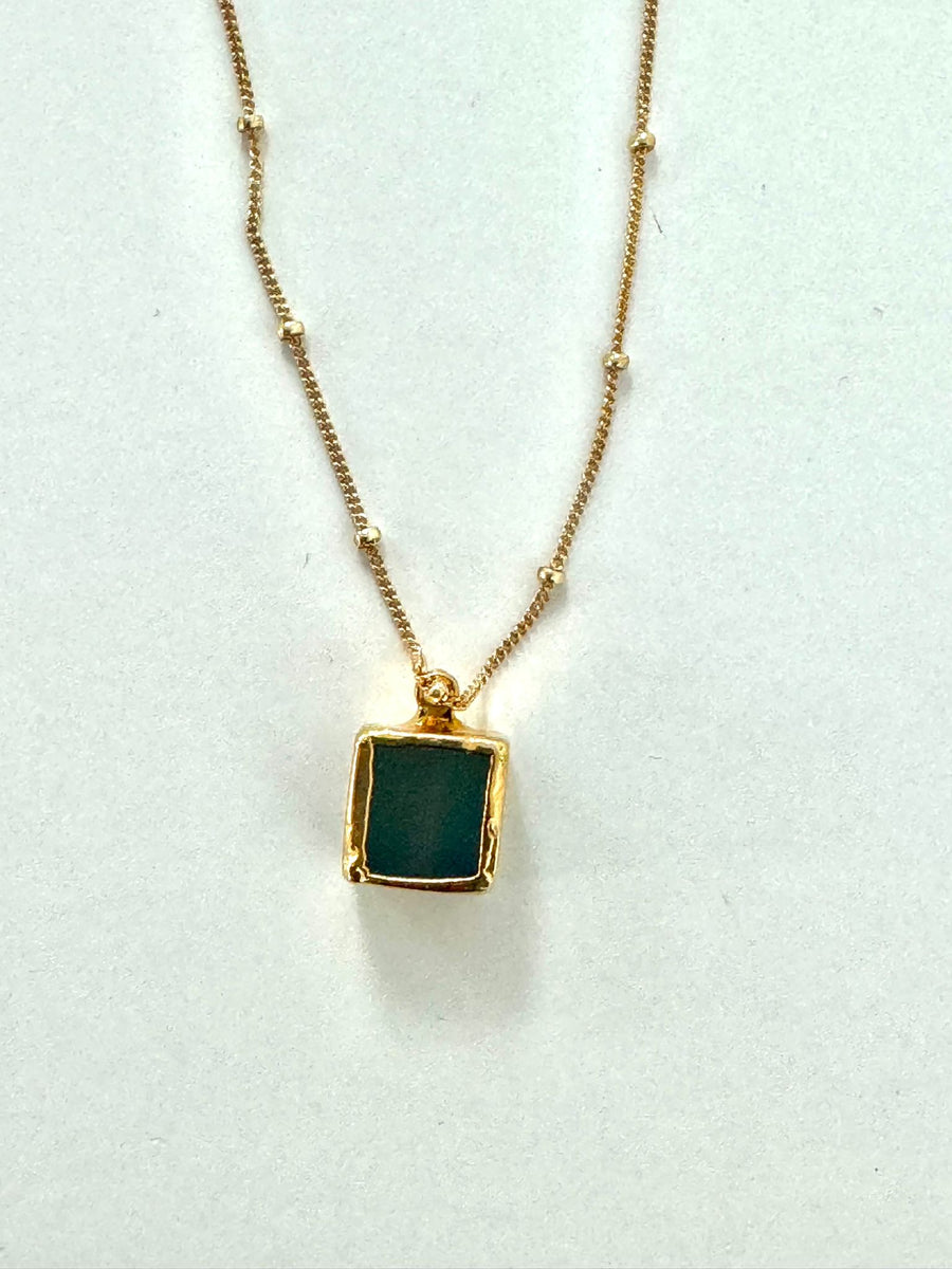 Elegant Gold Chain Necklace with Green Gemstone Pendant