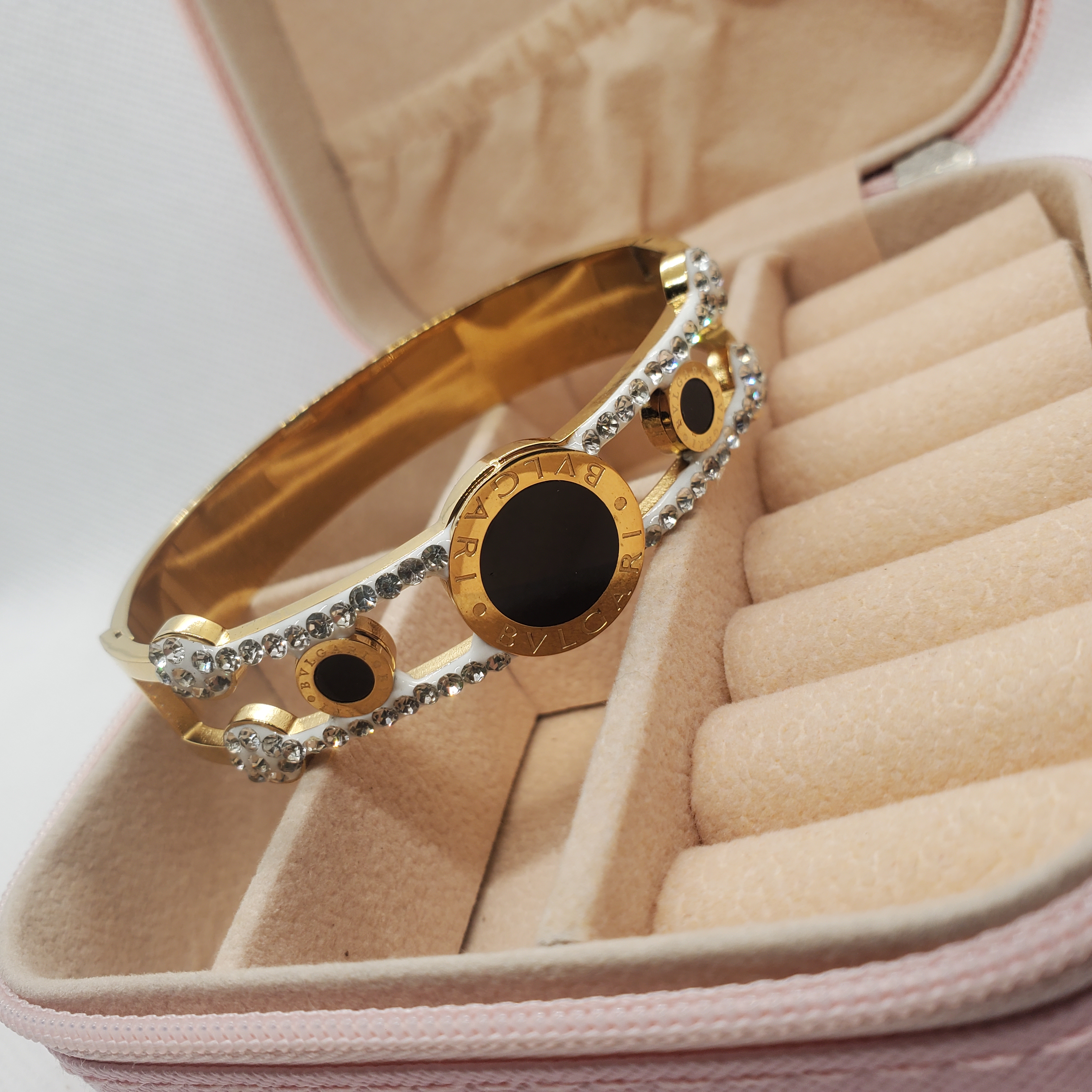 Chic Handcuff Link Bracelet