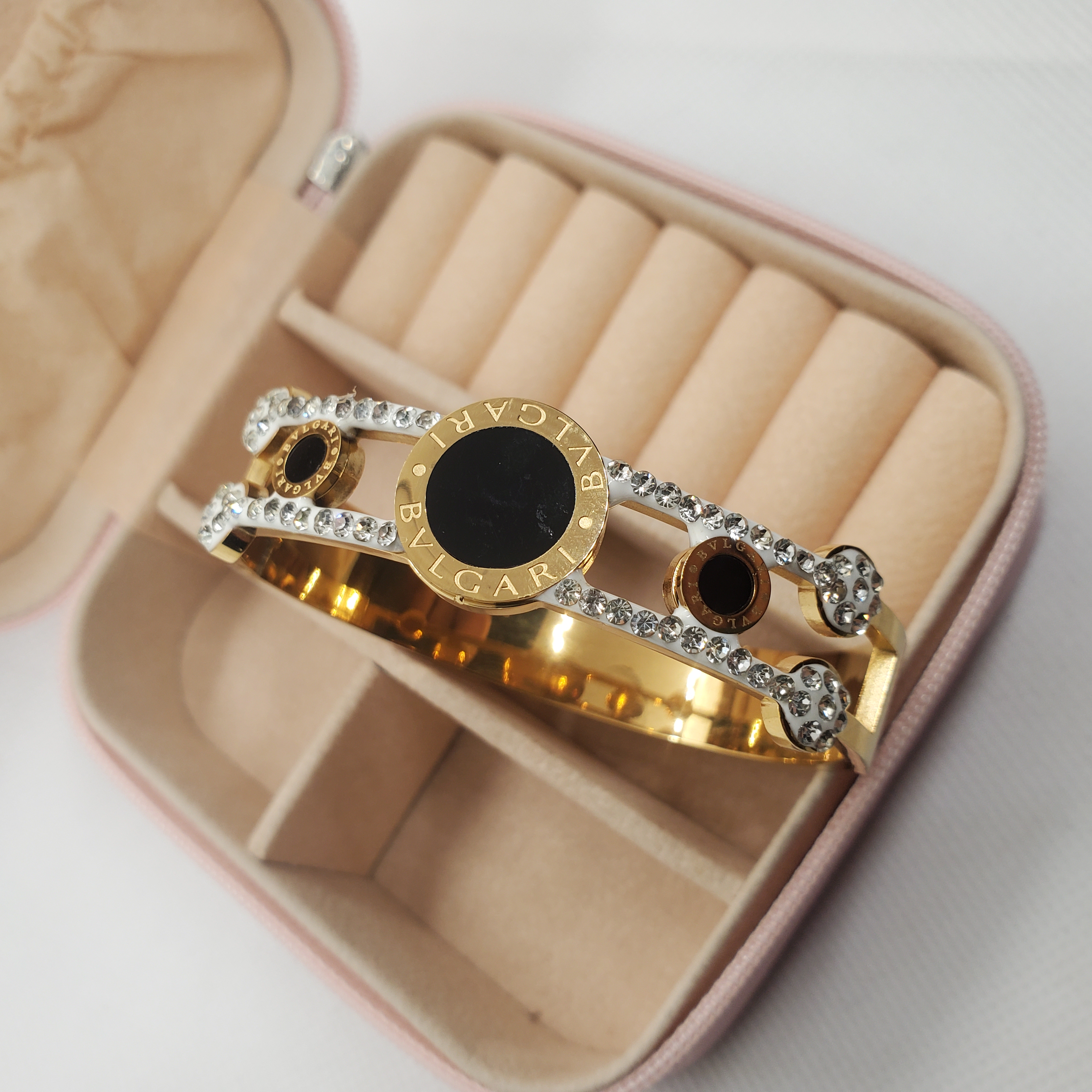 Chic Handcuff Link Bracelet
