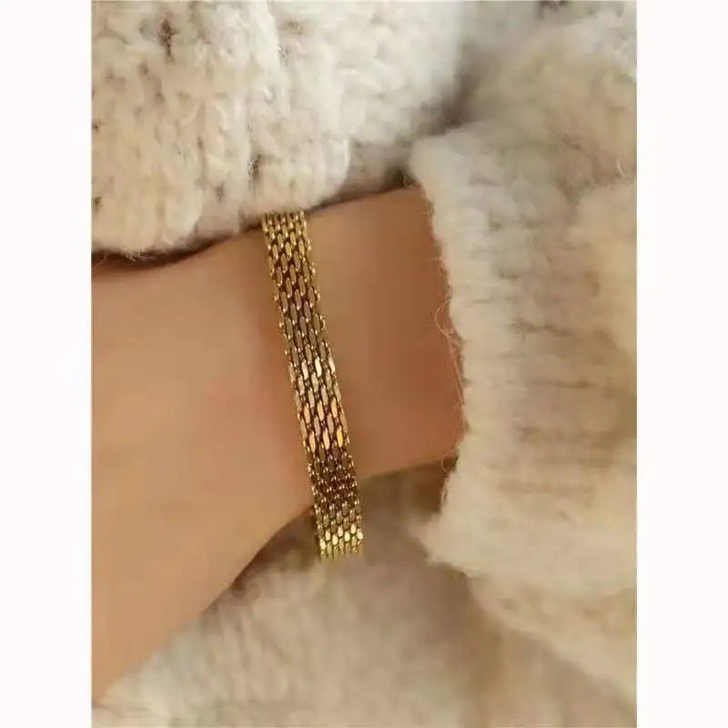  Elegant Gold Woven Chain Bracelet