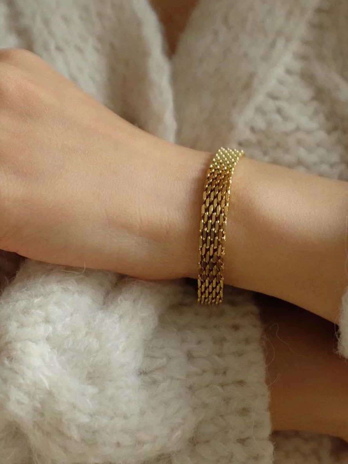  Elegant Gold Woven Chain Bracelet