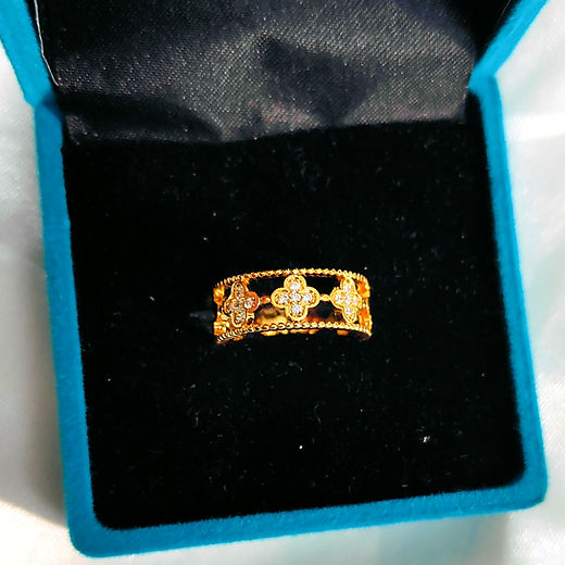 Ornate Gold Clover Gemstone Ring