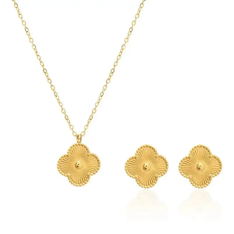 Elegant Gold Four-Leaf Clover Jewelry Set