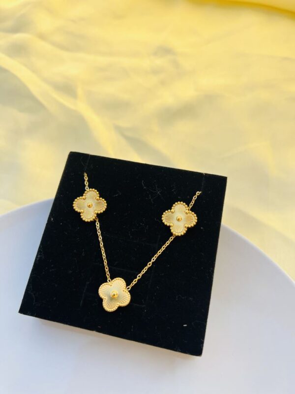 Elegant Gold Four-Leaf Clover Jewelry Set