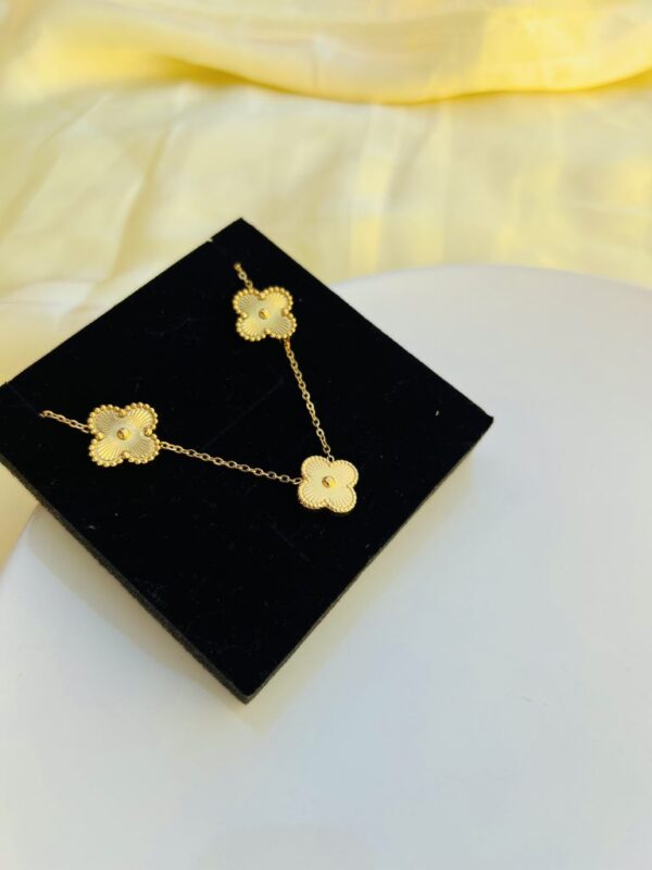Elegant Gold Four-Leaf Clover Jewelry Set