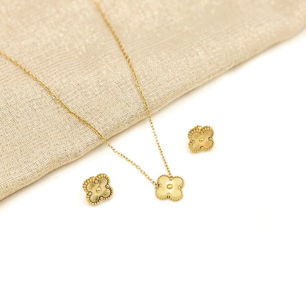 Elegant Gold Four-Leaf Clover Jewelry Set