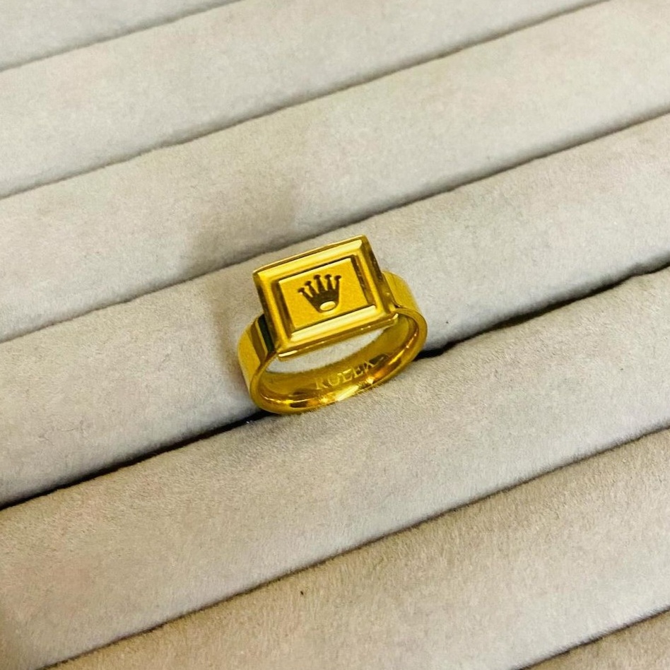 Luxury Crown Emblem Ring