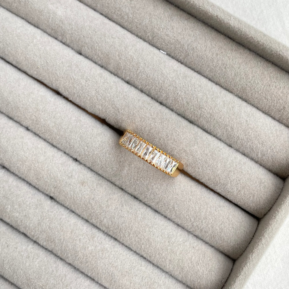 Zircon Elegance Ring