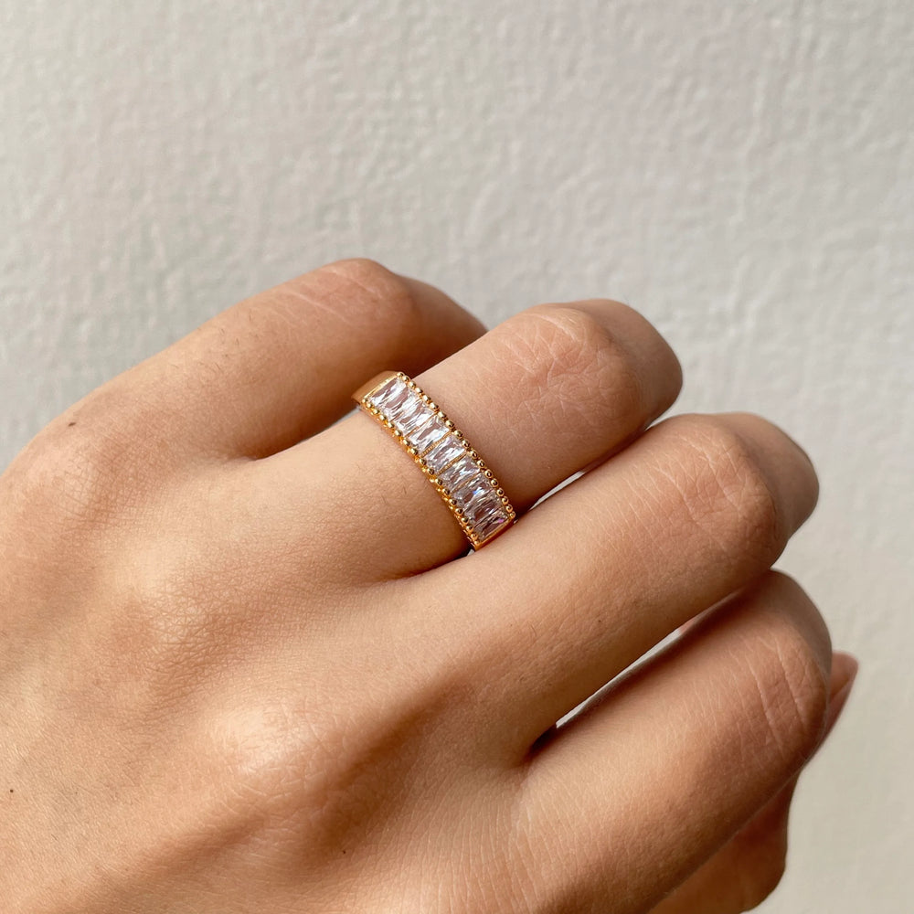 Zircon Elegance Ring