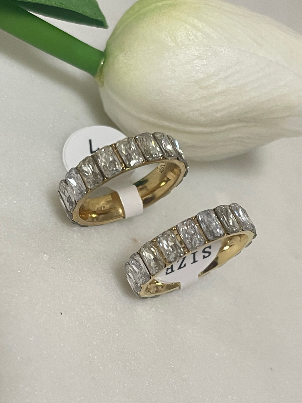  Elegant Gold Channel-Set Square-Cut Ring