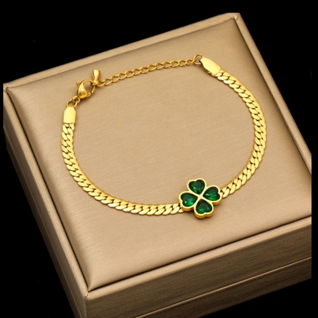 Lucky Charm Gold-Tone Twisted Rope Bracelet with Faux Emerald