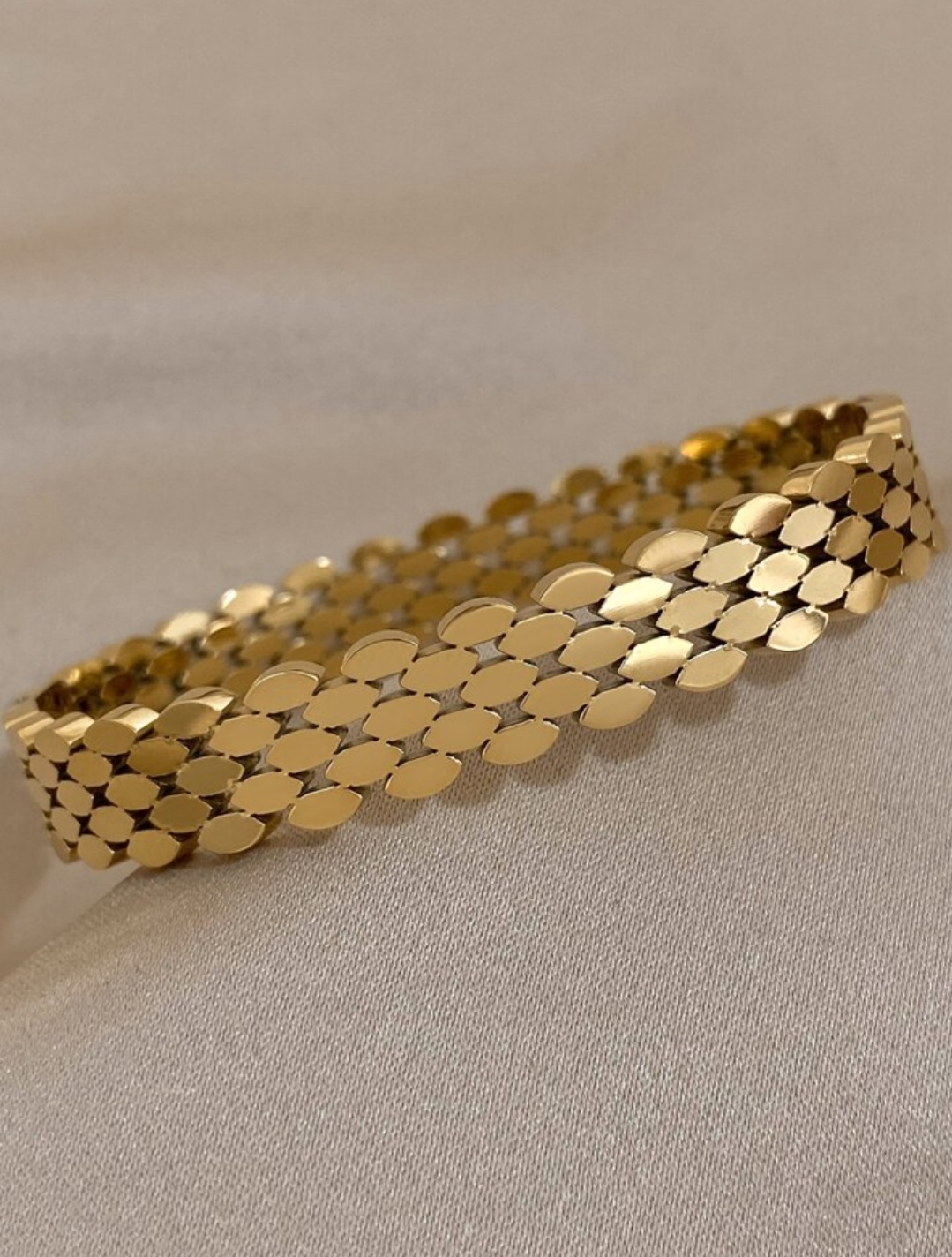 Woven Elegance Gold Bangle