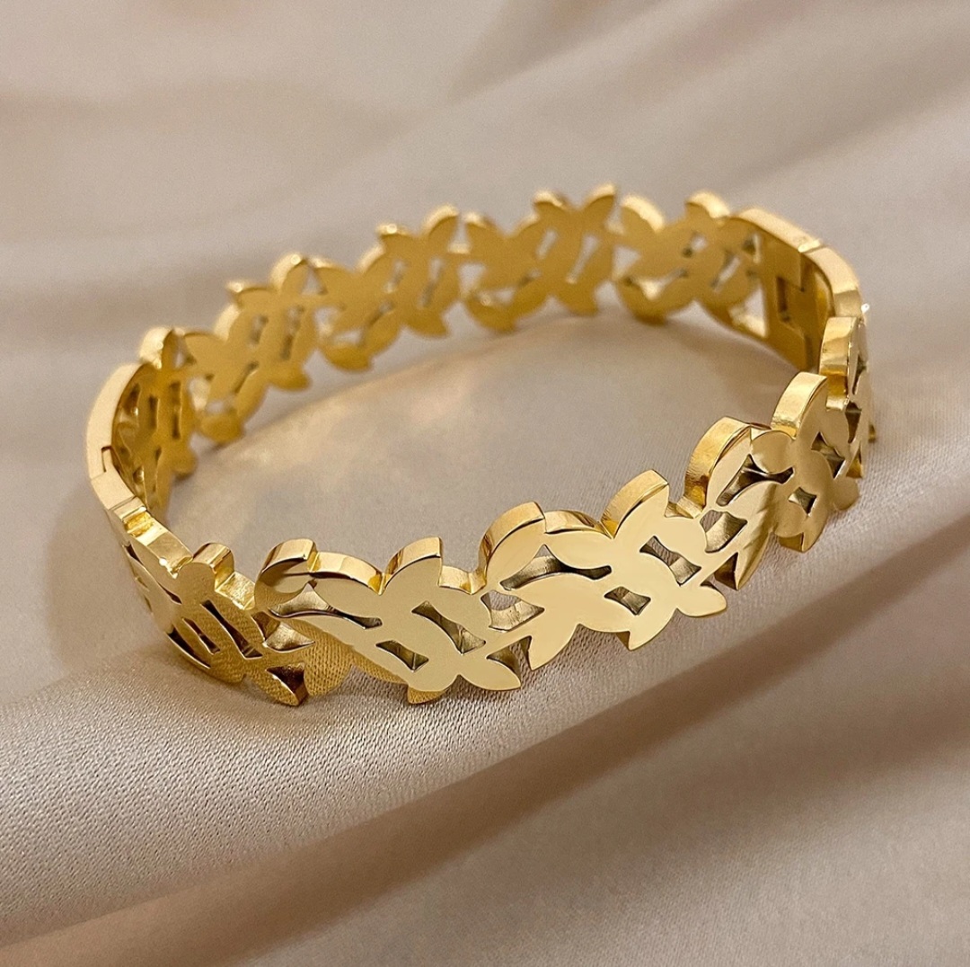 Elegant Gold Bracelet