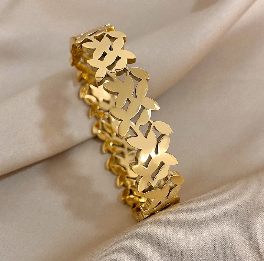 Elegant Gold Bracelet