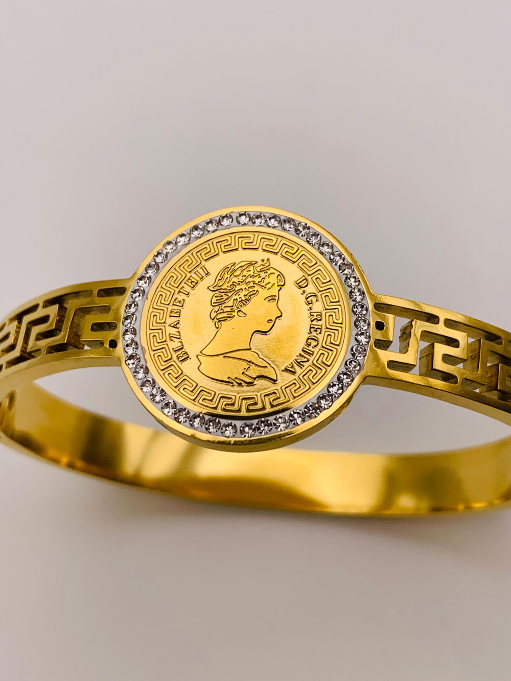 Regal Lion Head Charm Bracelet