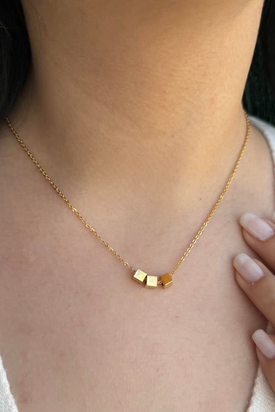 Elegant Gold Cube Pendant Necklace