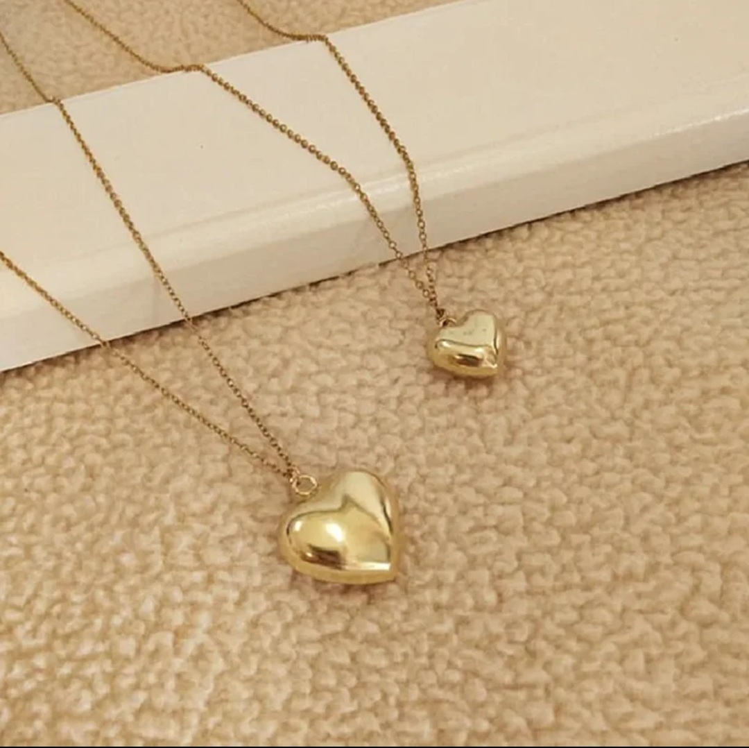 Gold Heart Pendant Necklaces