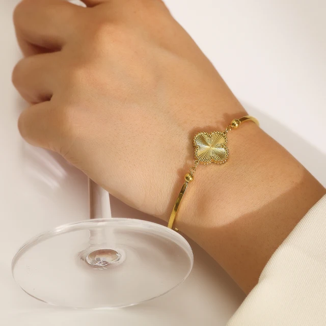 Radiant Sunburst Gold Bracelet - Adjustable Chain, 18K Gold Plated