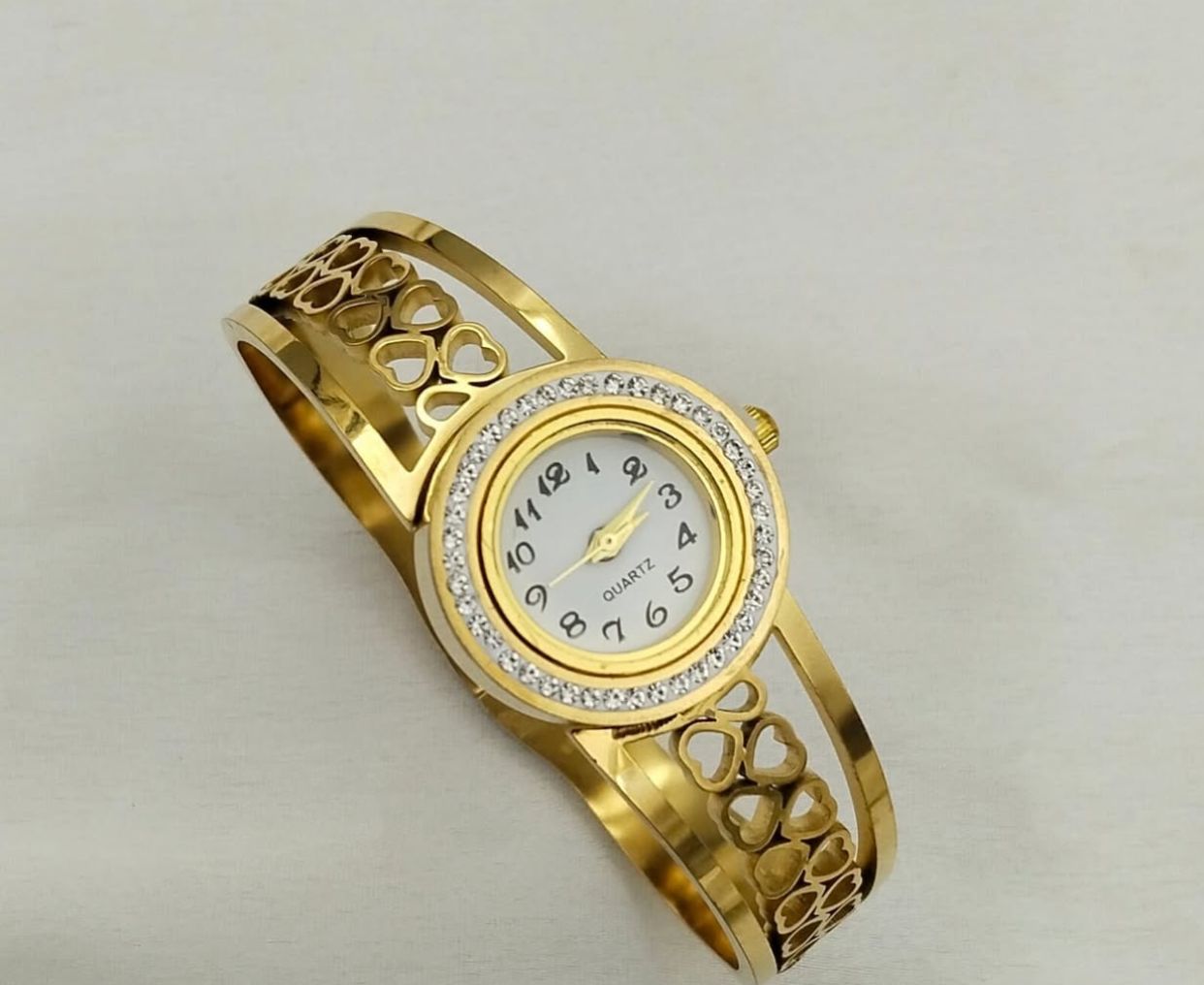 Timeless Gold-Plated Wristwatch with Crystal Elegance