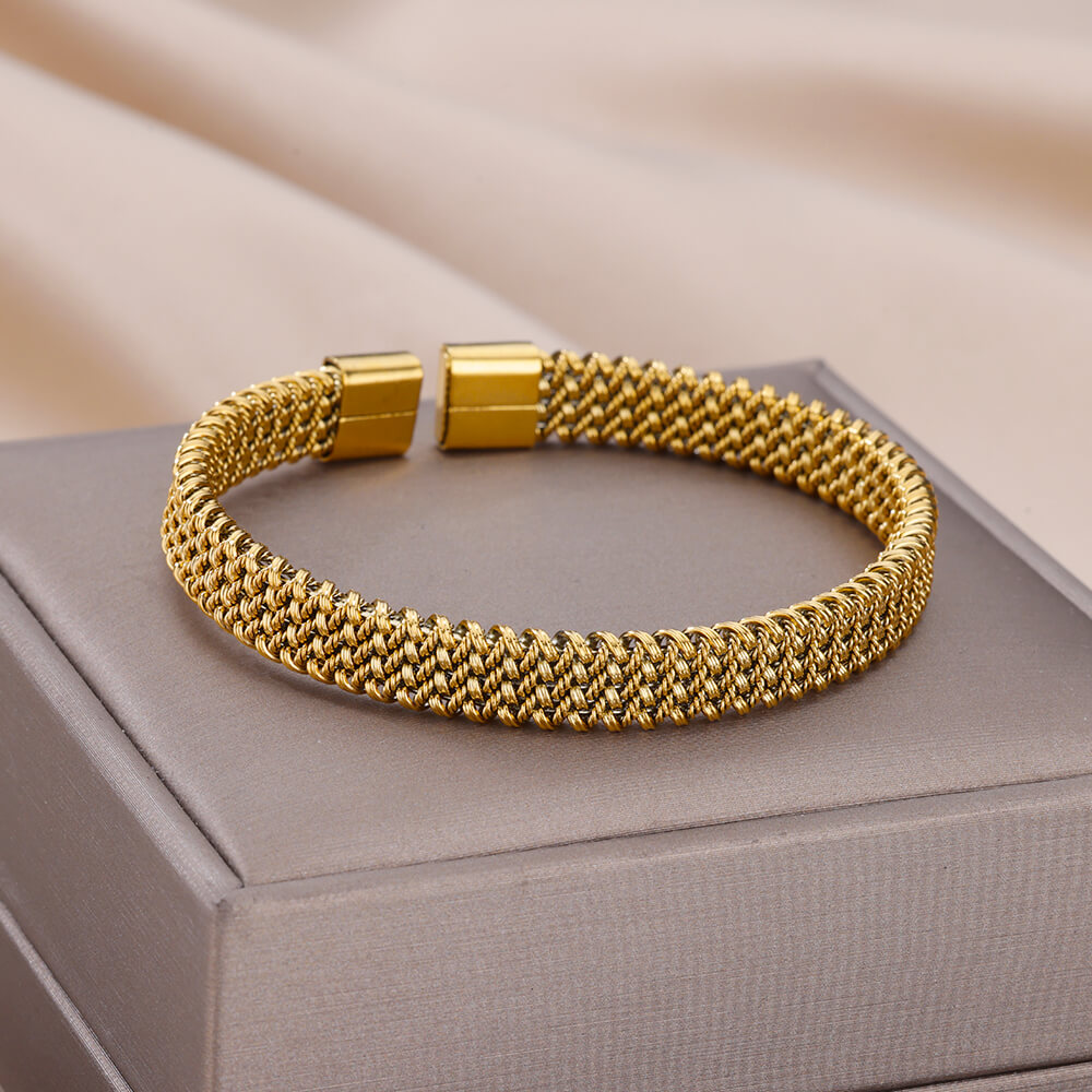 Rope of Radiance | Gold-Twist Braided Bracelet