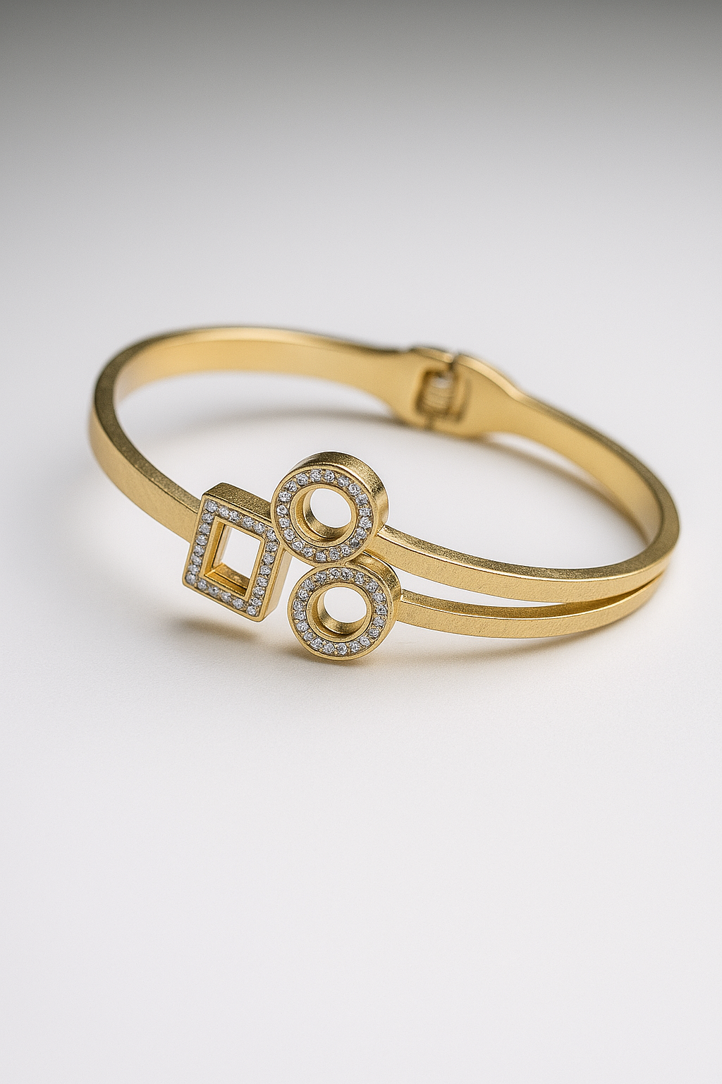Dazzle Three-Charm Gold Bracelet