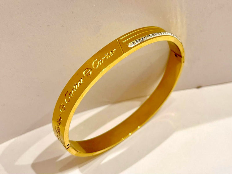 Cartier Love Diamond Bangle (Replica)
