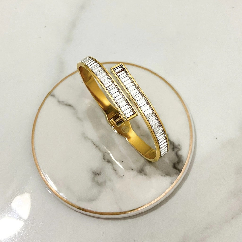 Arya | Baguette Frame Statement Bangle