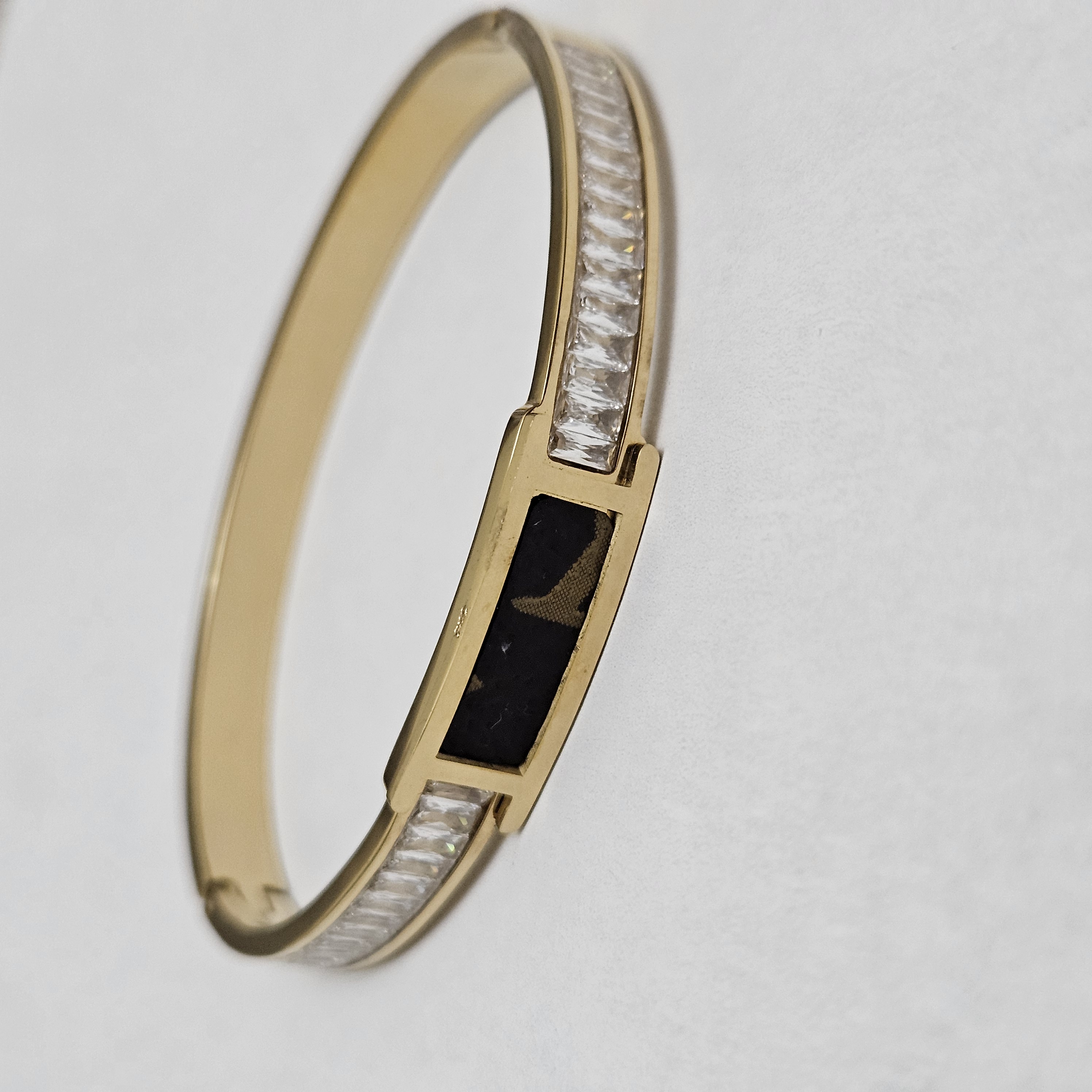 Sovereign Gleam – Diamond-Cut Gold Bracelet