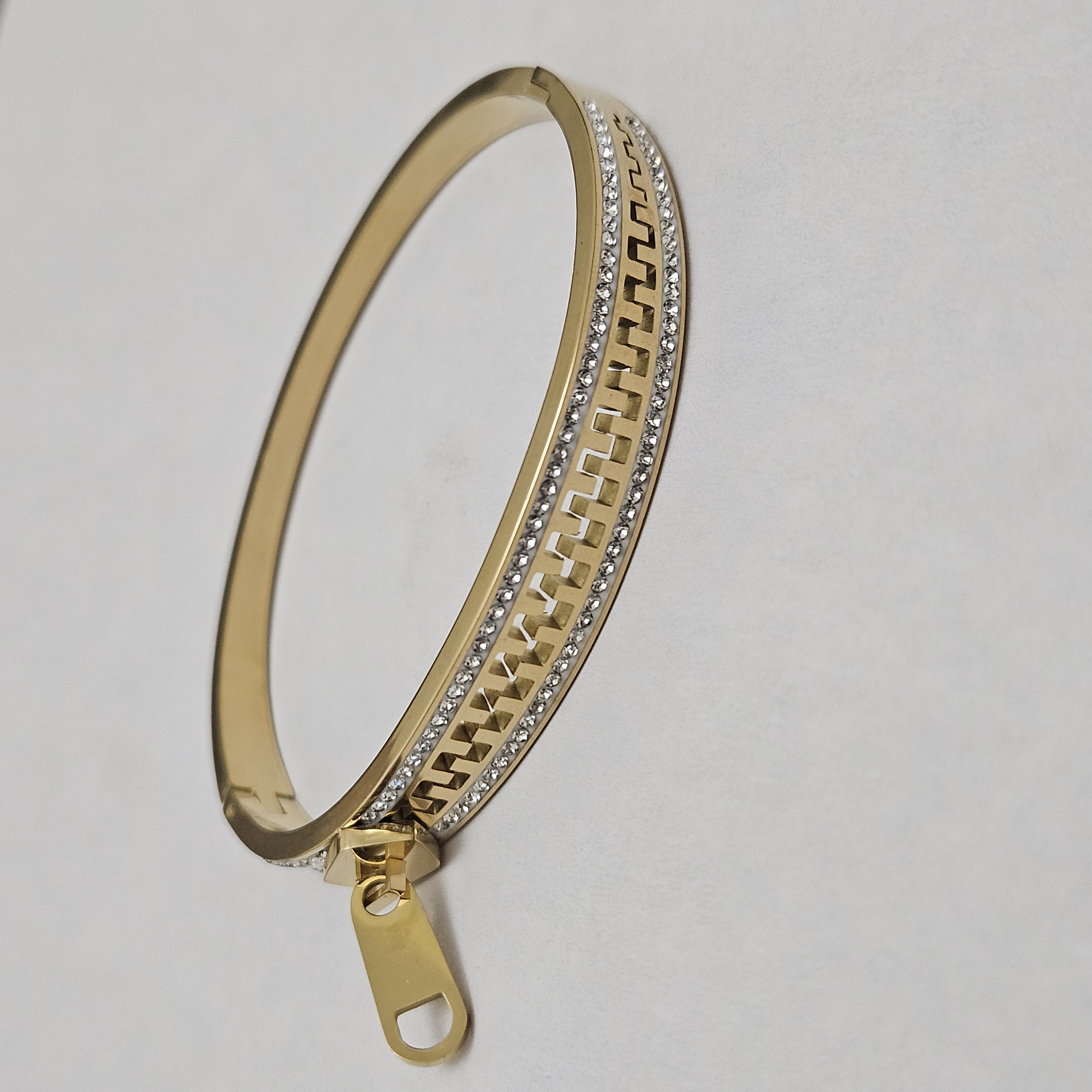 Radiance Interlock Gold Bangle