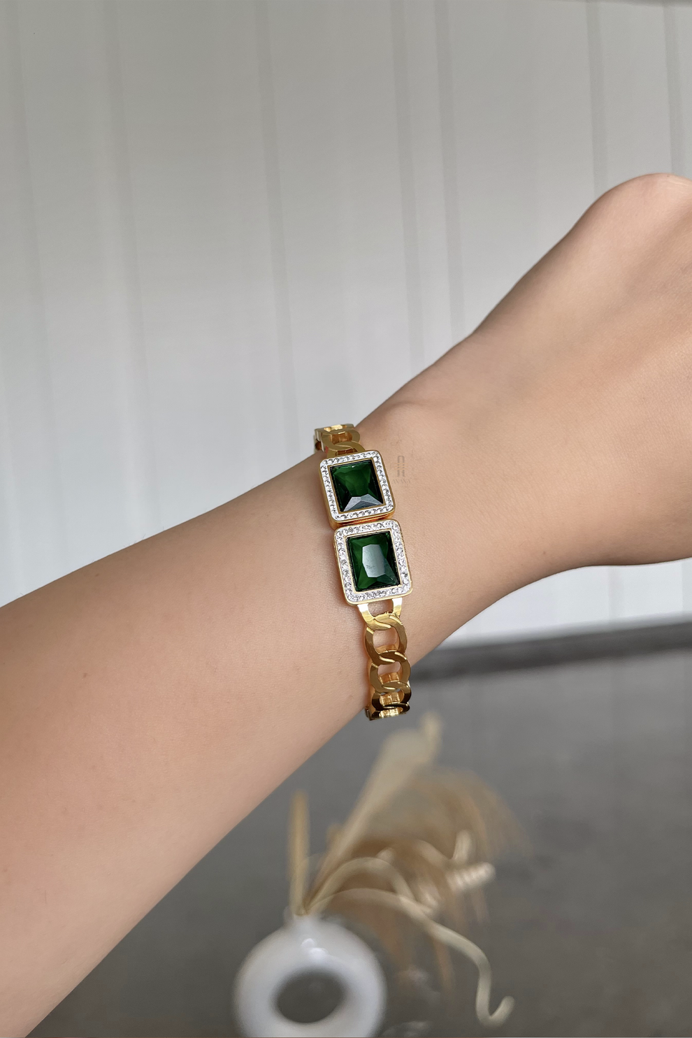 Verdant Radiance – Emerald Cut Gold Bracelet with Diamond Halo