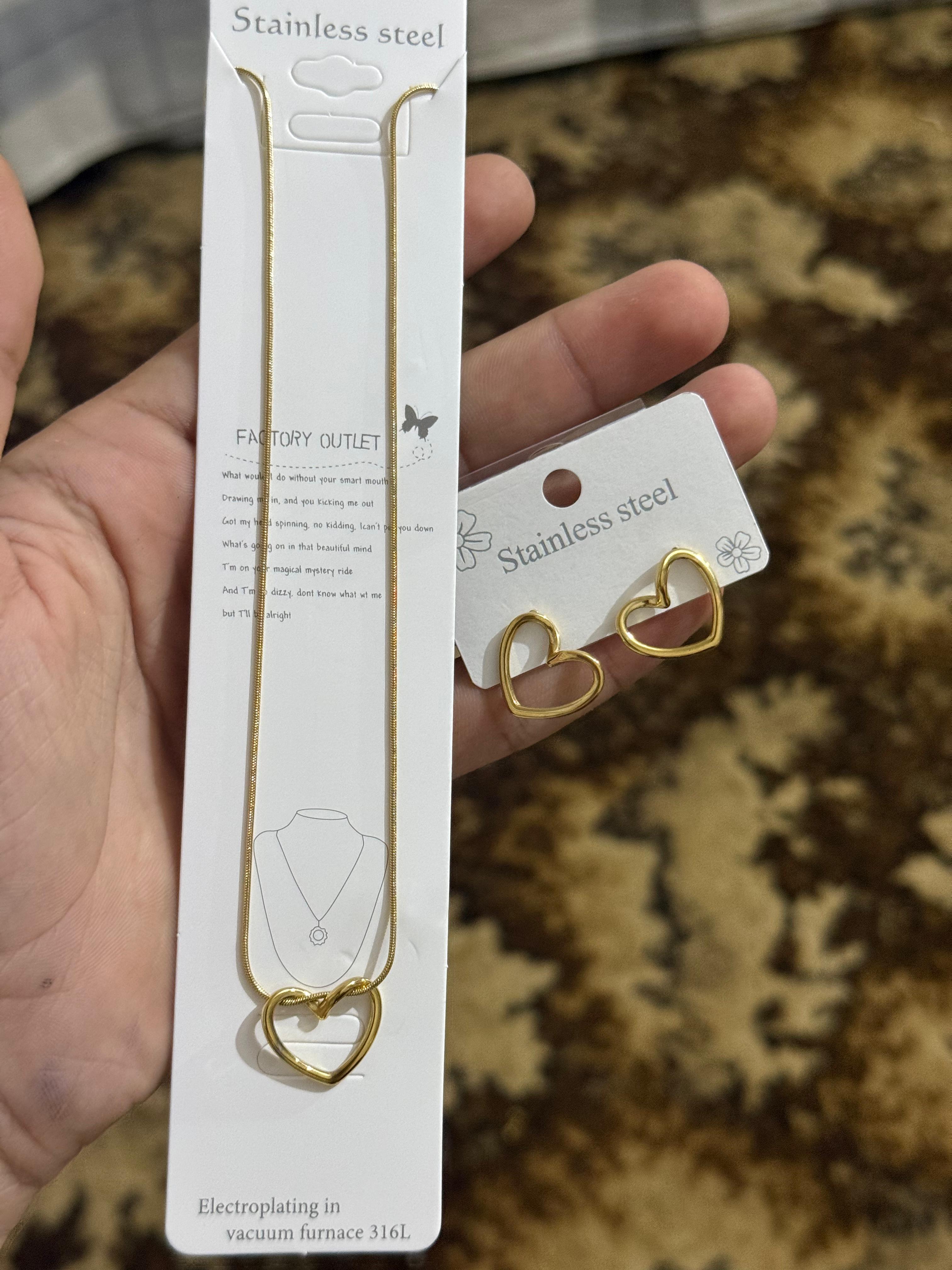 Nooré Stainless Heart Set – Necklace & Studs in Golden Glow