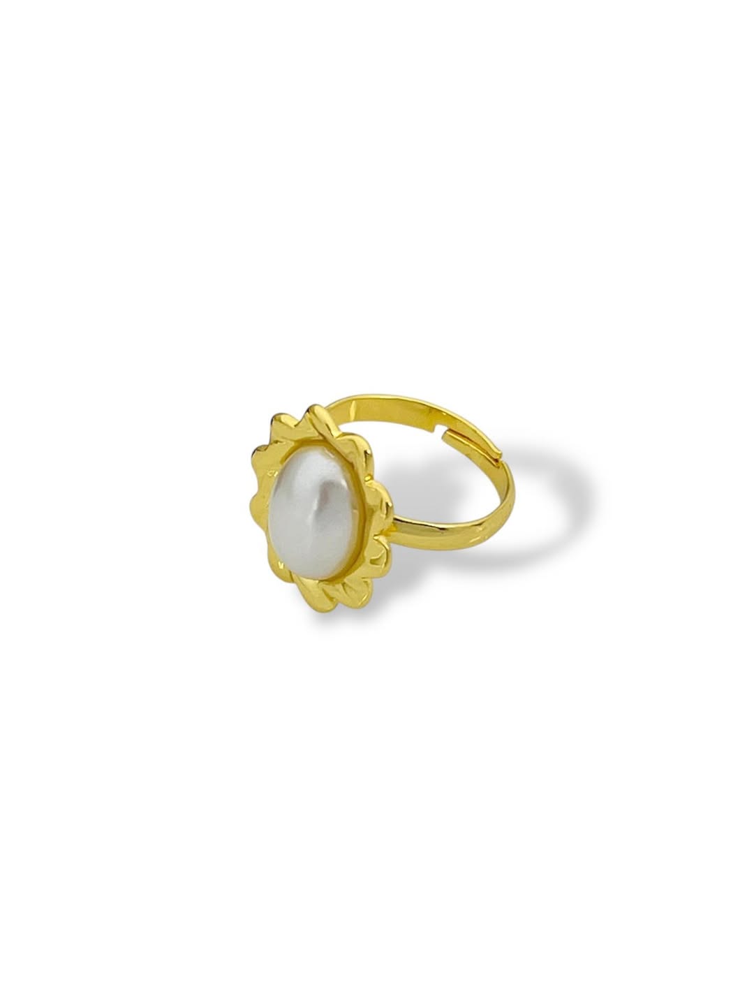 Pearl Bloom – Gold-Plated Ring with Petal Embrace