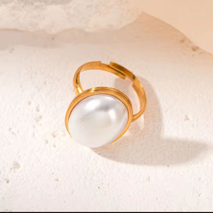 “Luna” Adjustable Pearl Ring – Gold Finish