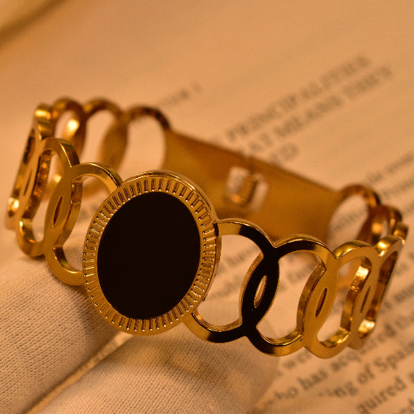 Nocturne Link Bracelet – Golden Depth & Mystery