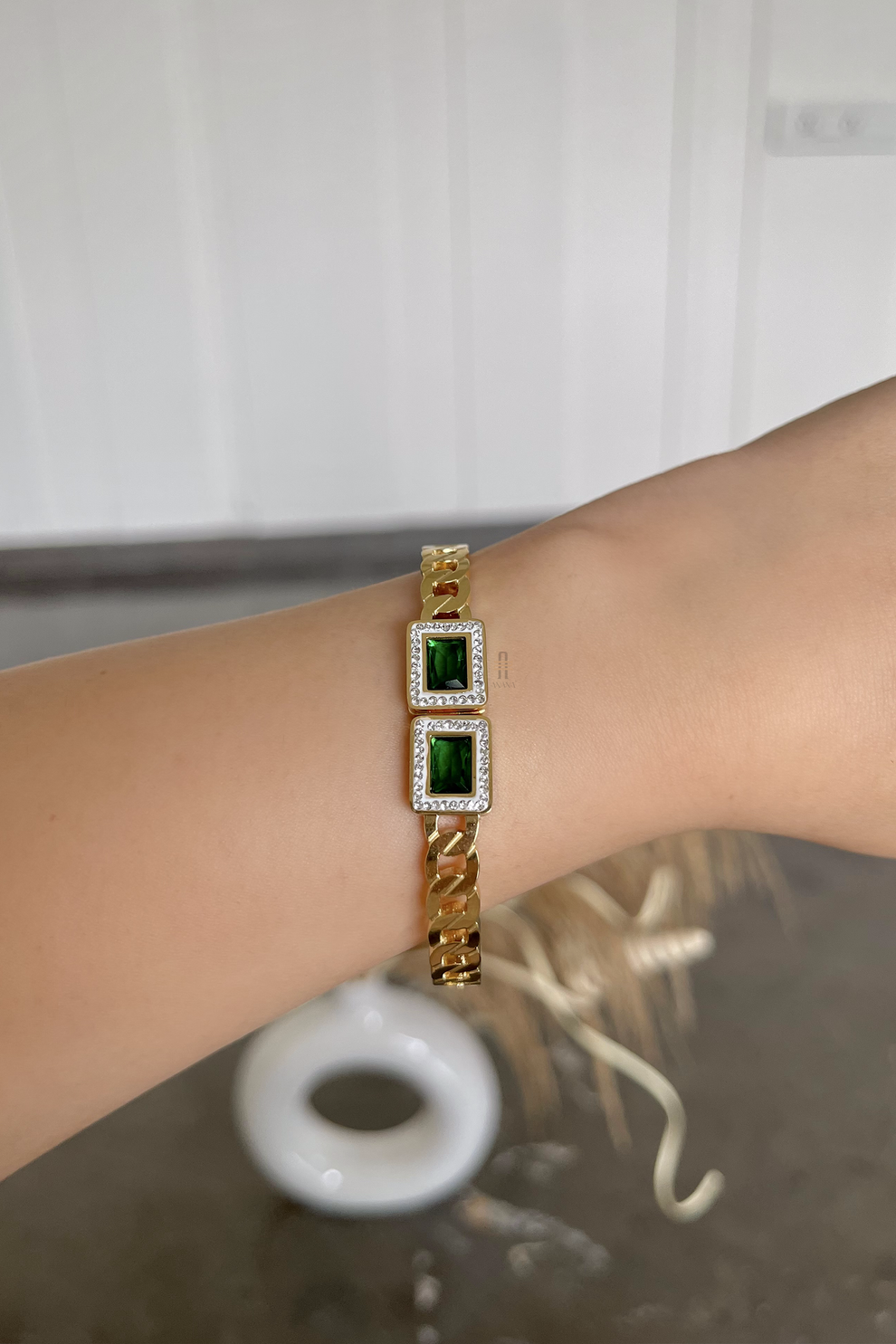 Verdant Radiance – Emerald Cut Gold Bracelet with Diamond Halo