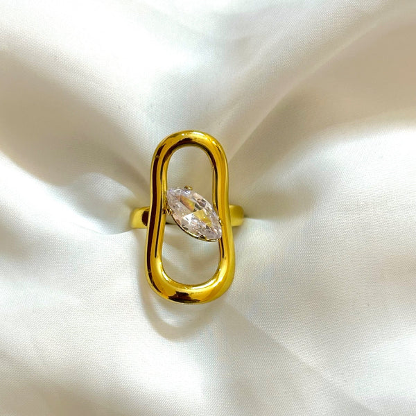 Marquise Glow Ring – Sculpted in Gold