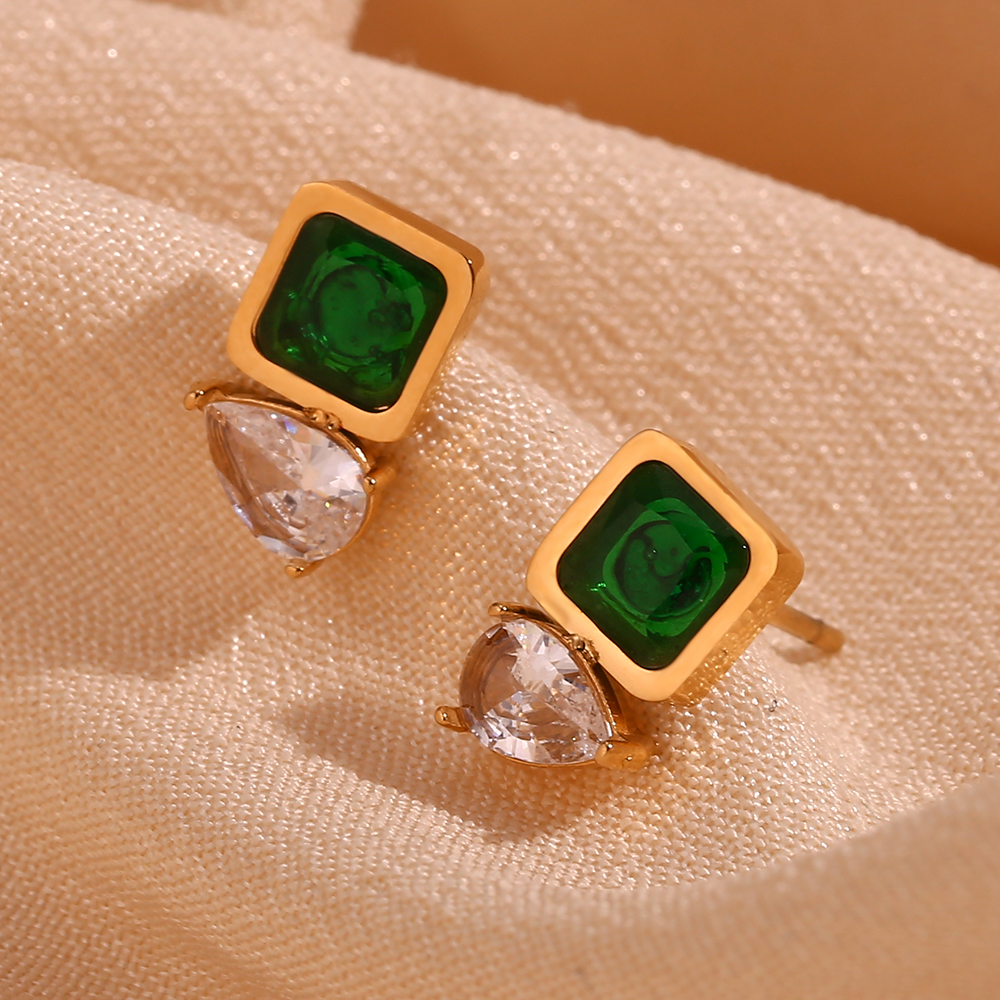 Emerald Dewdrop Earrings