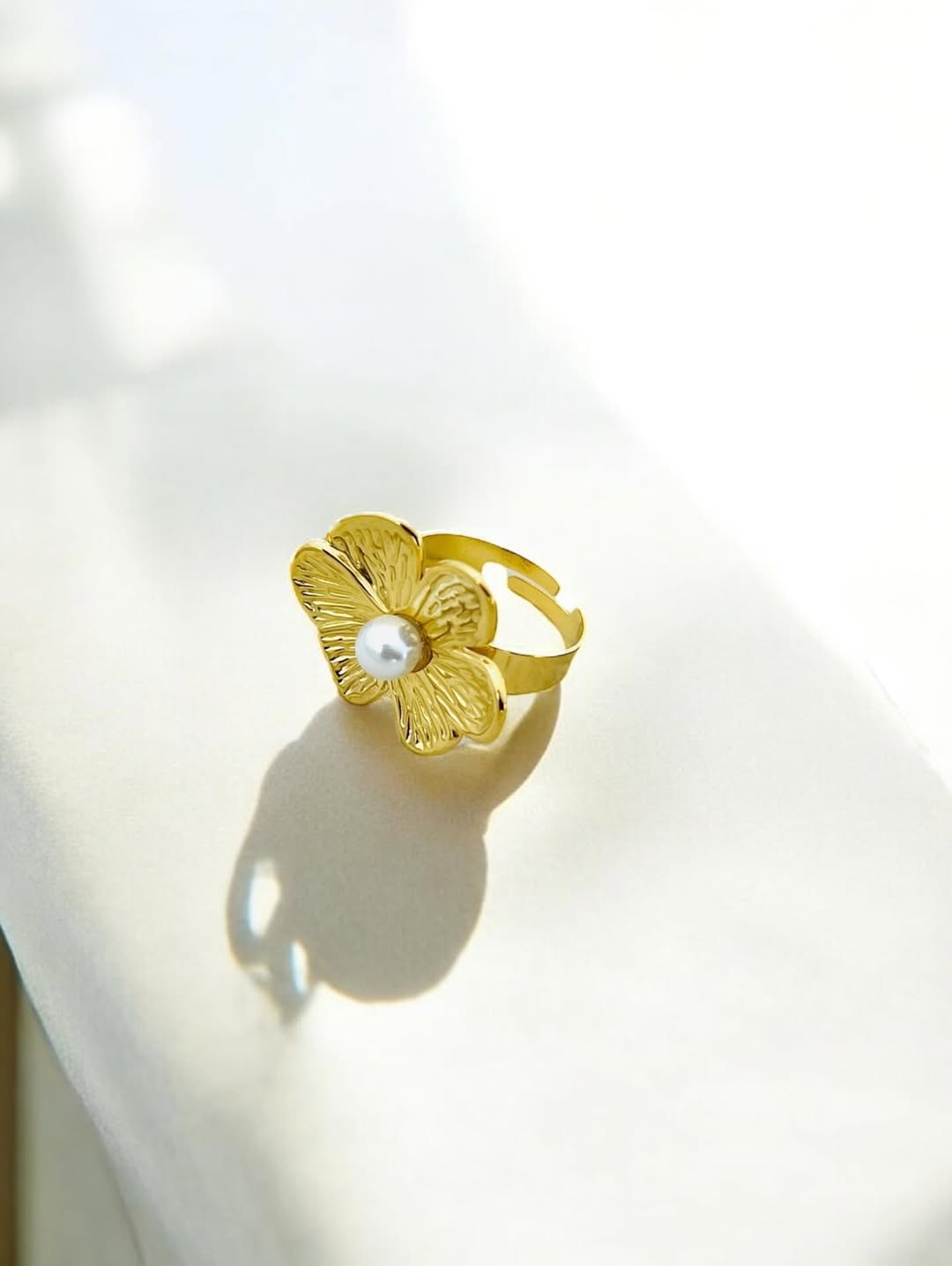 Bahār Ring – Petal & Pearl Elegance