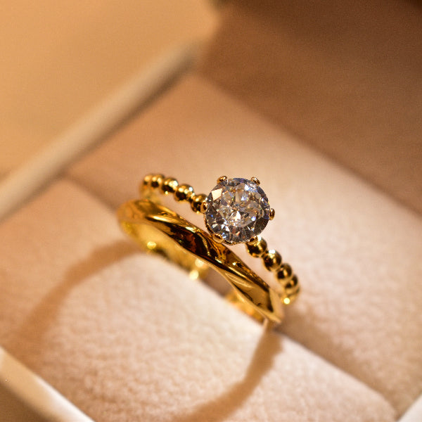 Solitaire Bead Ring – Pure Gold Precision