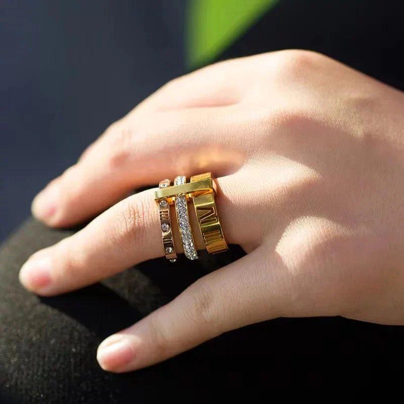 Triad Gleam – Layered Gold Ring