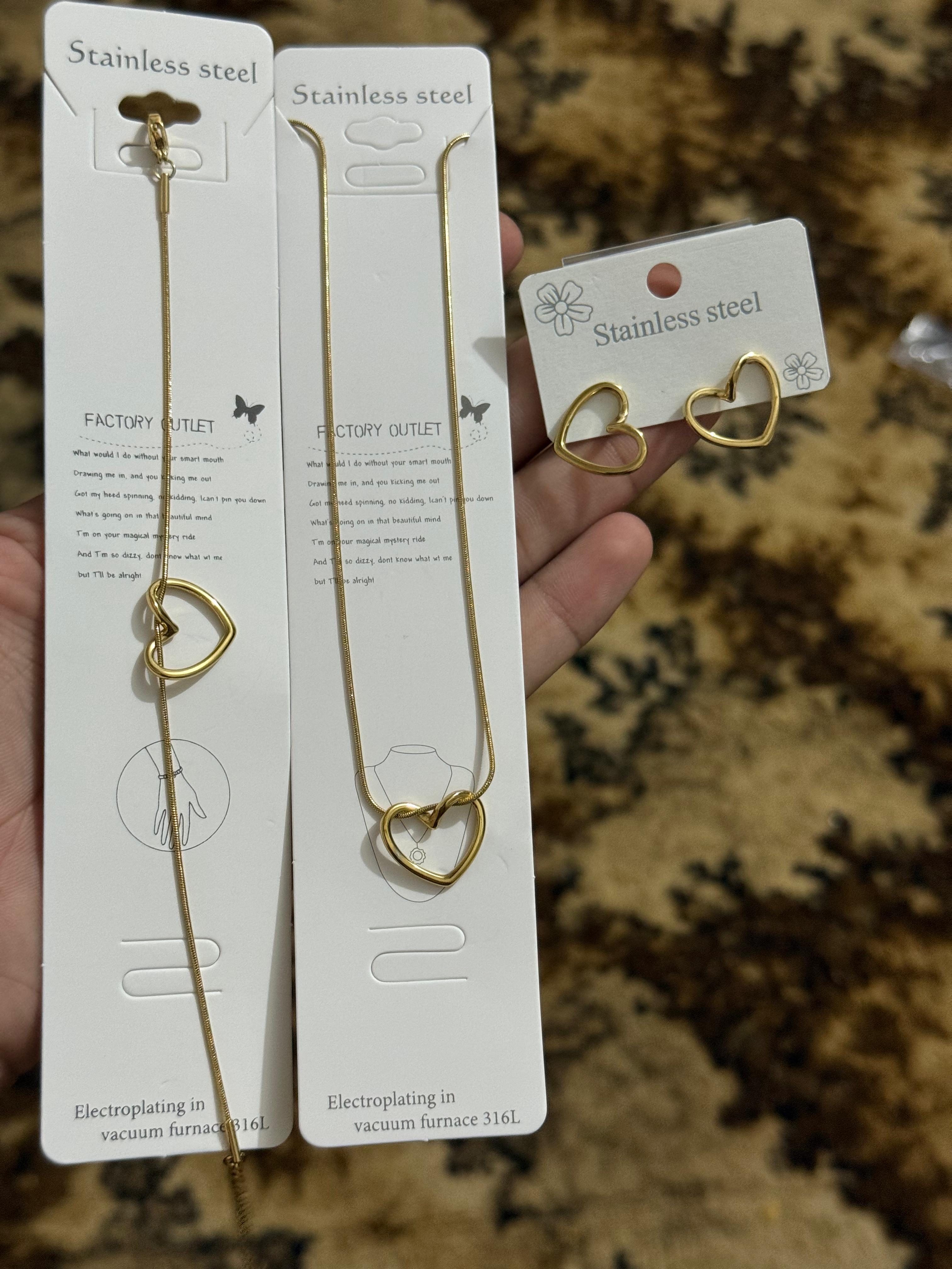 Nooré Stainless Heart Set – Necklace & Studs in Golden Glow