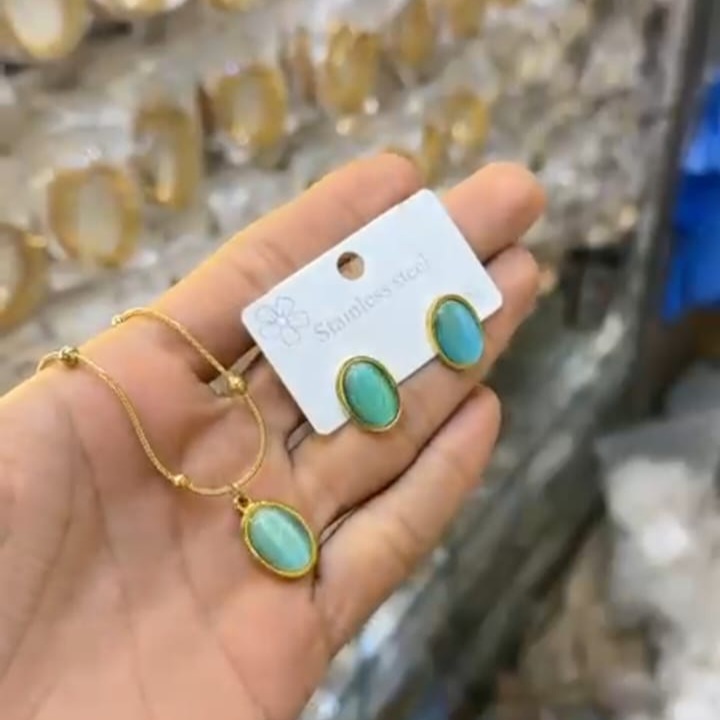 Zareen: Turquoise Oval Jewelry Set