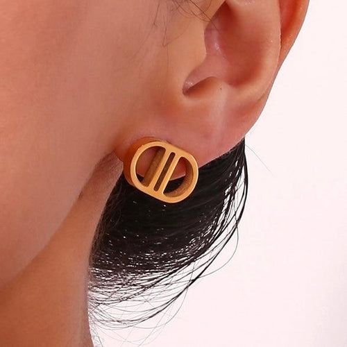 Zeenat Geometry Studs – Gold-Textured Minimal Elegance