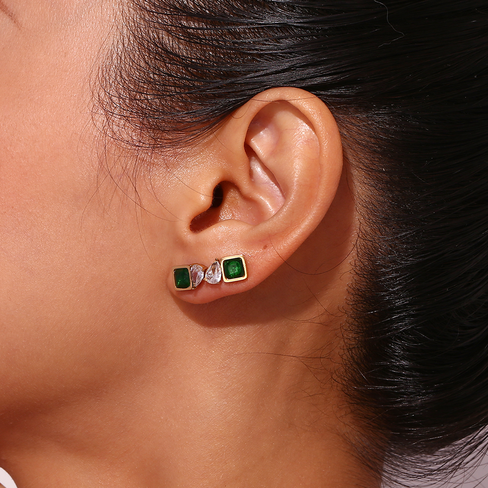 Emerald Dewdrop Earrings