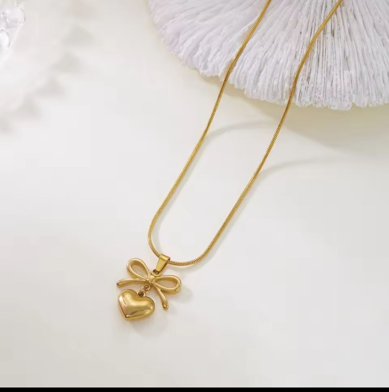 Dilruba Bow Heart Pendant – Grace in Every Curve