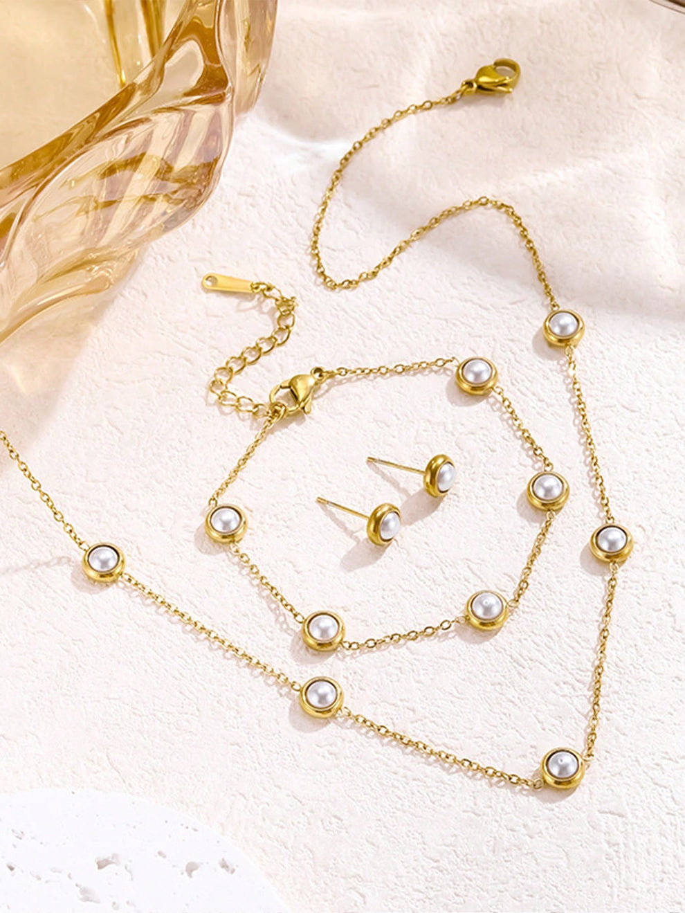 Maira: Gold Pearl Jewelry Set