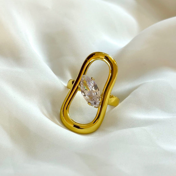 Marquise Glow Ring – Sculpted in Gold