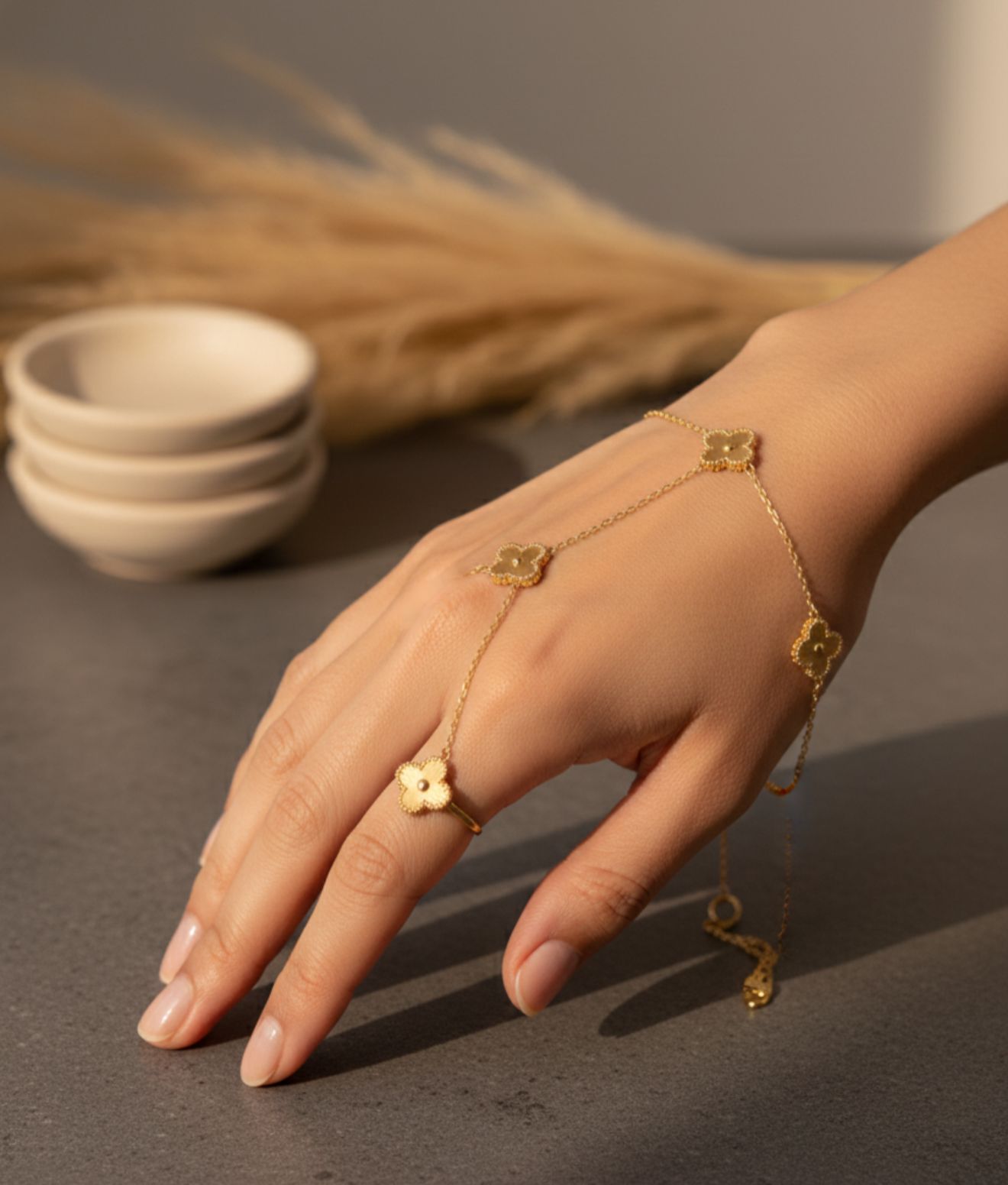 “Qalbé Noor” Clover Chain Bracelet Ring – Adjustable